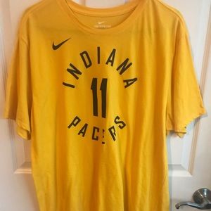 Domantas Sabonis yellow pacers t-shirt